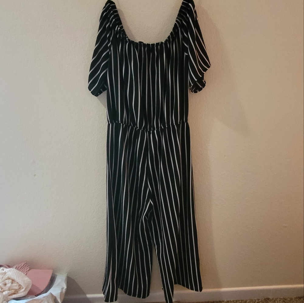 Off shoulder jumper